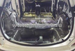Комплексная шумоизоляция белой Toyota Rav4 - фото 28
